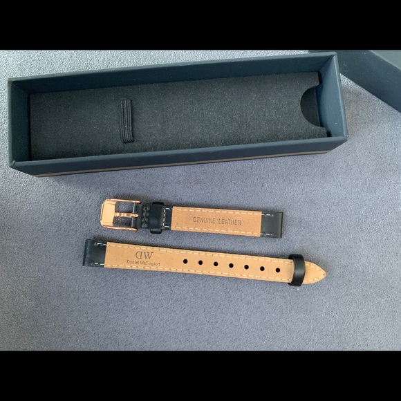 Daniel Wellington Petite Ashfield Watch - Picture 5 of 7